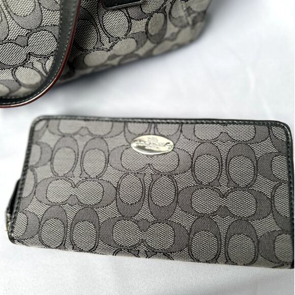 Coach Kelsey Purse AND Matching Wallet - Picture 3 of 9